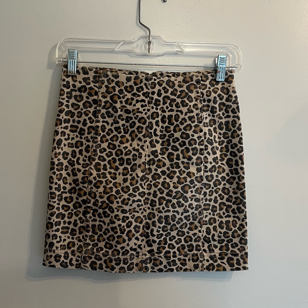 Jolt tight fitted cheeta print skirt